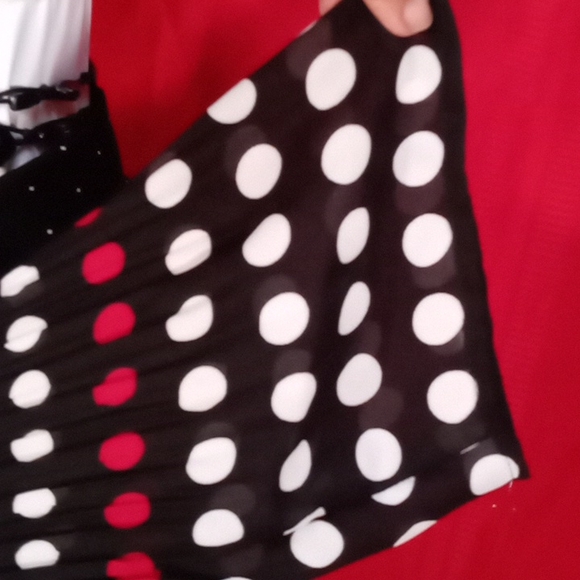 Sunny Taylor top gently worn - Picture 2 of 5